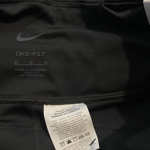 Nike Dri-FIT Epic Luxe Black Running Division Womens Size Medium DD6855-010 New - Picture 8 of 9